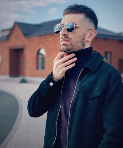  ,   Taron, 31 ,   ,   , c 