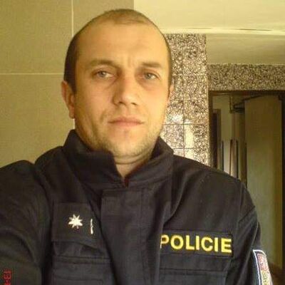  ,   Viktor, 48 ,   
