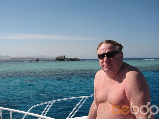  ,   Viktor, 82 ,  