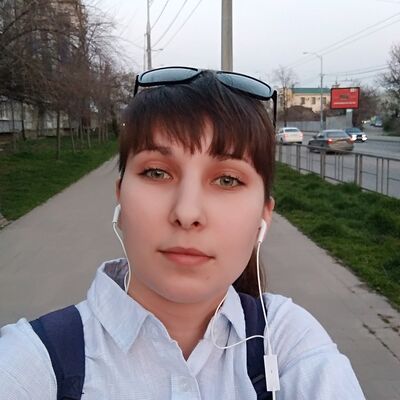  ,   Alexandra, 32 ,   c 