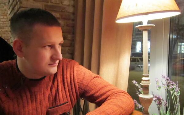  ,   Artem, 37 ,   ,   , c , 