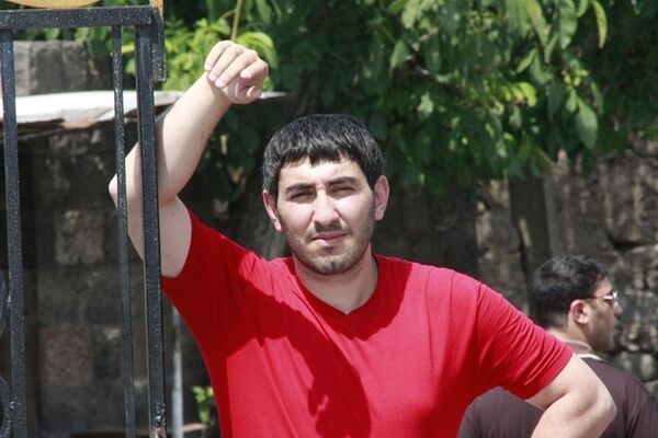  ,   Hamik, 43 ,   
