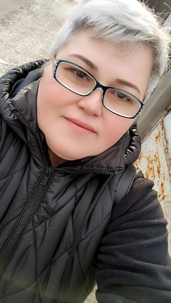  ,   Tatiana, 53 ,   c 