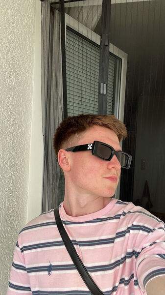  Frankfurt am Main,   Ivar, 22 ,     , c , 