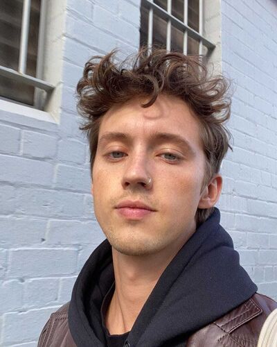  ,   VITALIK, 26 ,   ,   