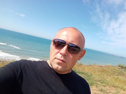  ,   Maksim, 42 ,   ,   , c , 