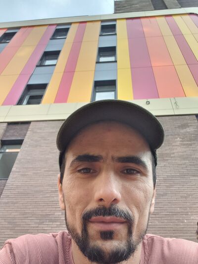  ,   Ikram, 32 ,   , c 