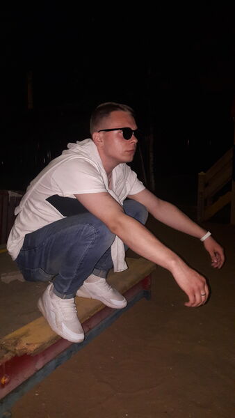  ,   Vik, 28 ,   ,   