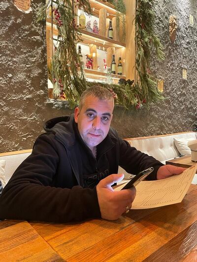  ,   Vahe, 38 ,   ,   