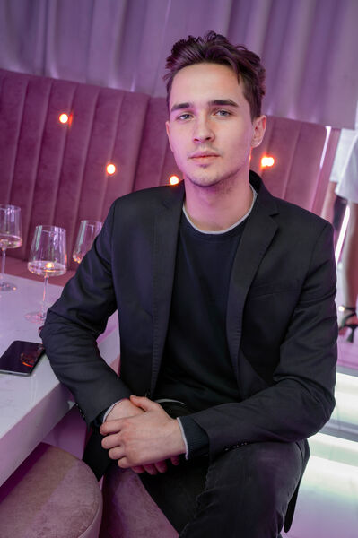  ,   Aleksander, 20 ,   ,   , c 