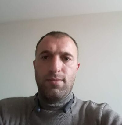  ,   Davit, 40 ,   ,   