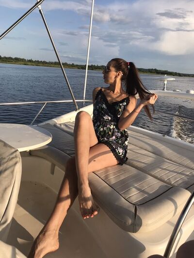  ,   KIRA, 35 ,   ,   , c , 