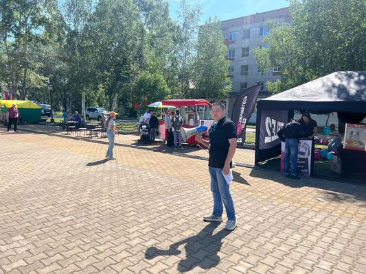  ,   Denis, 37 ,   ,   , c 