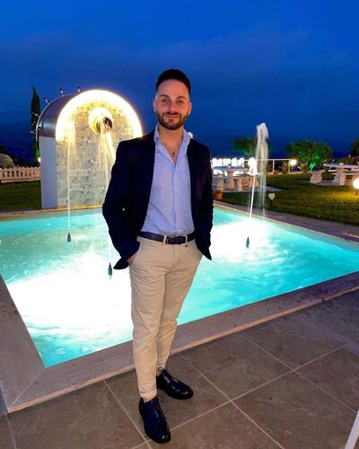  ,   Victor, 39 ,   c 