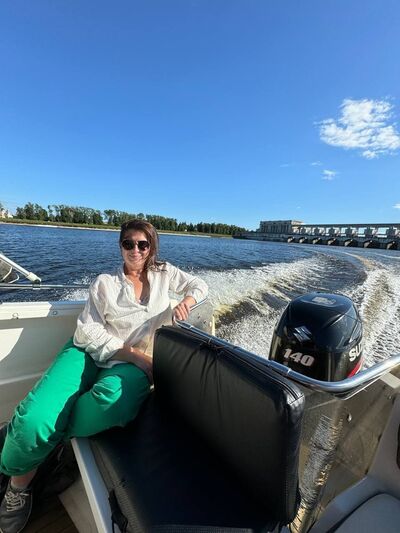  ,   Elena, 41 ,   ,   