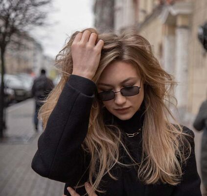  ,   Angelina, 22 ,   ,   