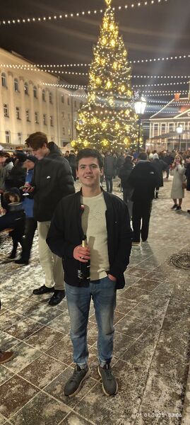  ,   Artem, 19 ,   ,   