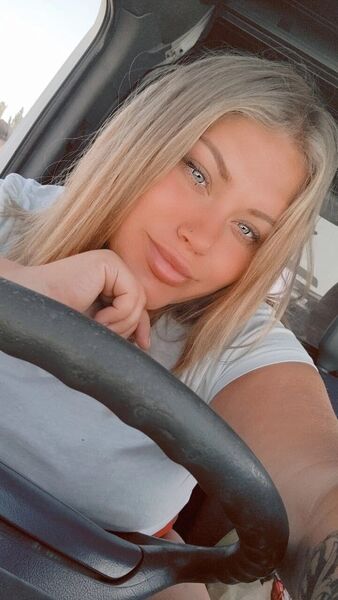  ,   Olga, 32 ,   ,   , c , 