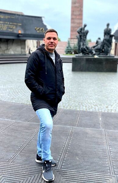  ,   Ilya, 37 ,   ,   