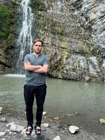  ,   Arman, 28 ,     , c 