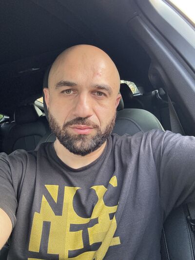  ,   Ash, 37 ,   ,   