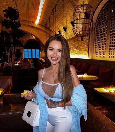  Palais-Bourbon,   Alina, 25 ,   ,   