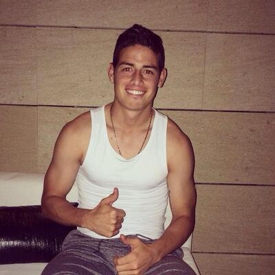  ,   Amirkhan, 32 ,   ,   , c , 