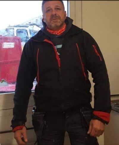  ,   Mart, 52 ,   ,   