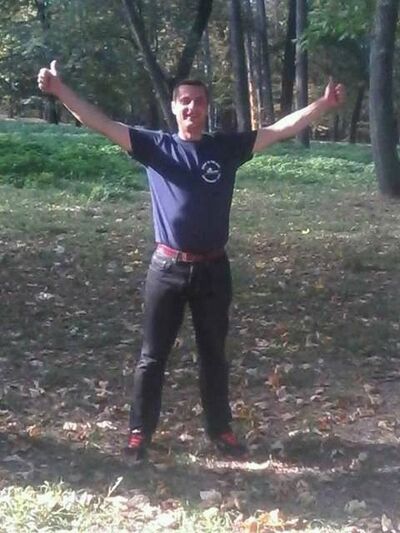  ,   Valentin, 46 ,  