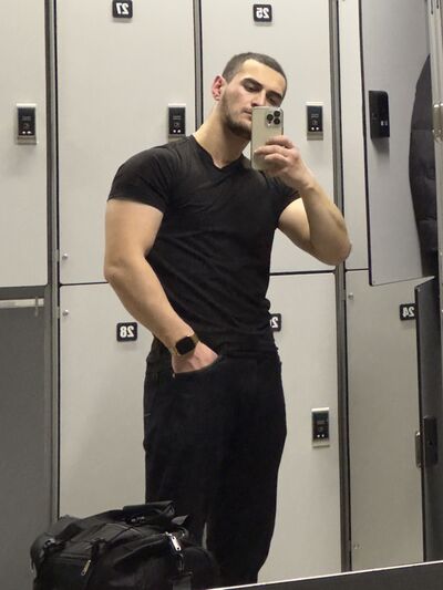  ,   Maksim, 22 ,   ,   , c 