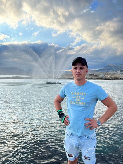  ,   Andrei, 32 ,   ,   , c 