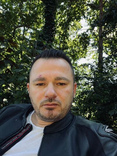  ,   Denni, 37 ,   ,   