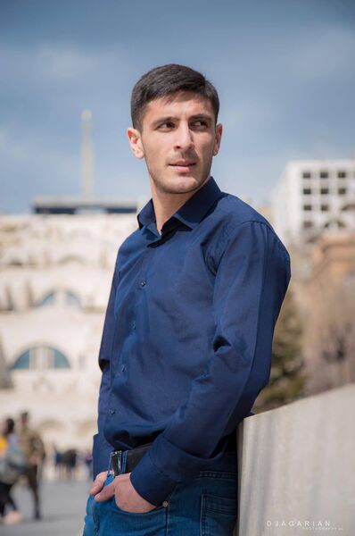  ,   Arman, 32 ,   ,   