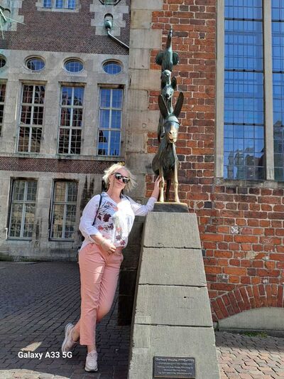  ,   Tanja, 40 ,   c 