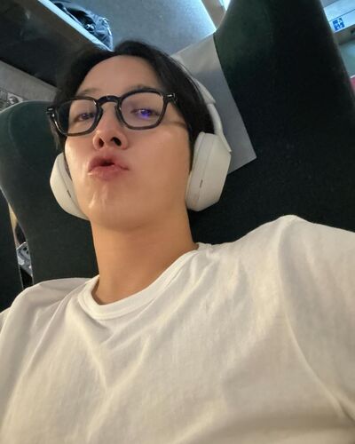  ,   Jungyoung, 40 ,   ,   