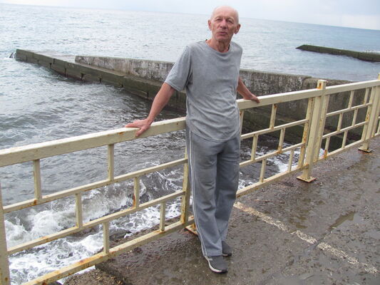  ,   Viktor, 63 ,     , c 