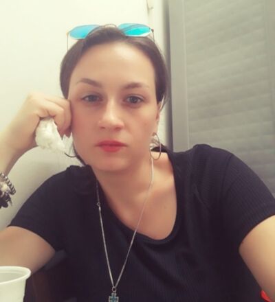  ,   Nia, 32 ,   ,   