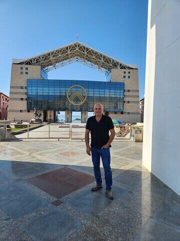  ,   Ali, 52 ,   ,   