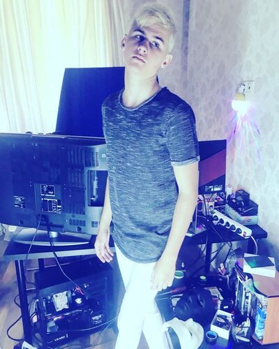 --,   , 25 ,     , c , 