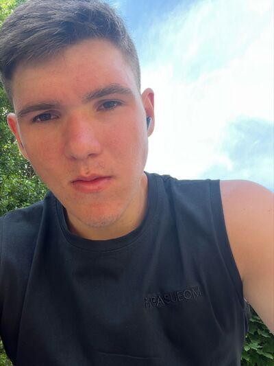  ,   Eduard, 20 ,  