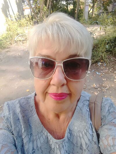  ,   Elena, 59 ,   c 