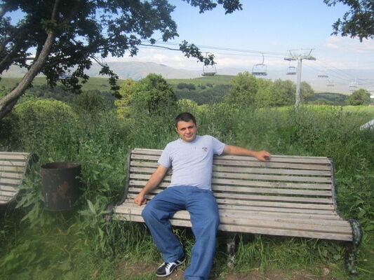  ,   Armen, 46 ,   , 