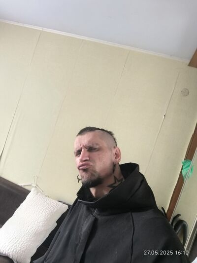  ,   Artur, 34 ,   ,   