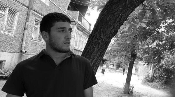  ,   Vardan, 32 ,   ,   , c 