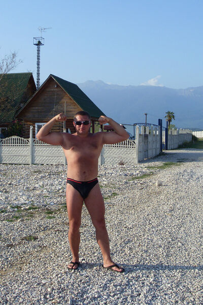  ,   Konnor, 42 ,   