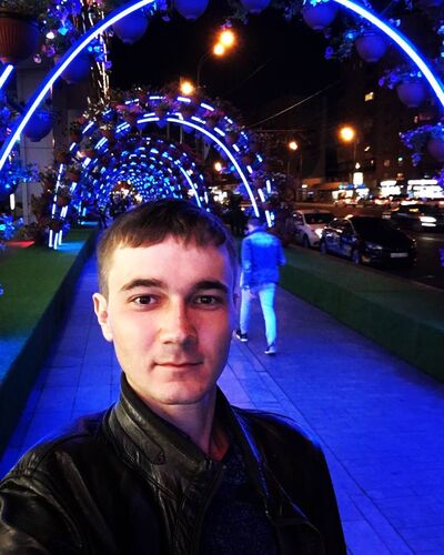  ,   Maxim, 34 ,   ,   