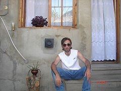  ,   Maxo, 48 ,   