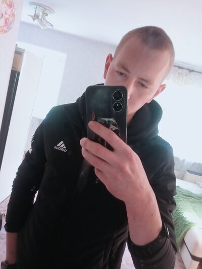  ,   Artyom, 22 ,   ,   