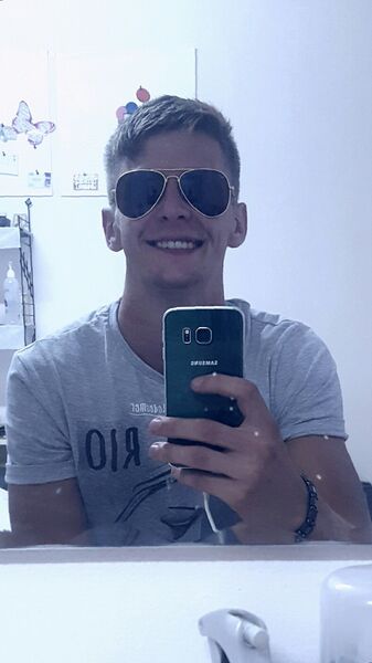  ,   Valentin, 30 ,   