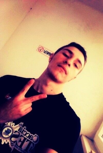  15163642  Andrei, 25 ,    